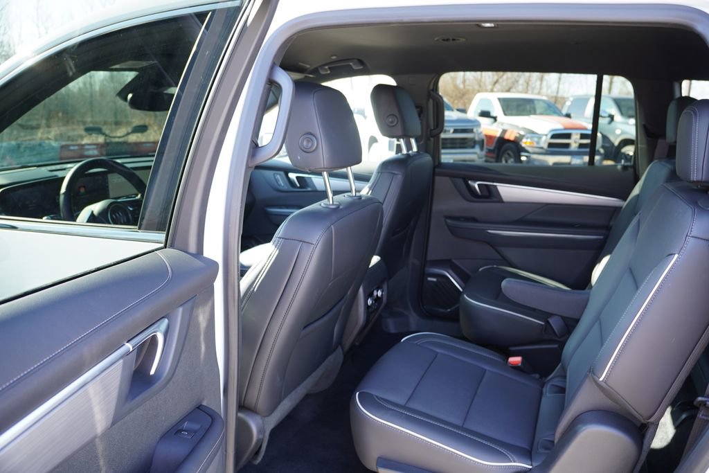 Certified 2025 Buick Enclave Preferred image 16