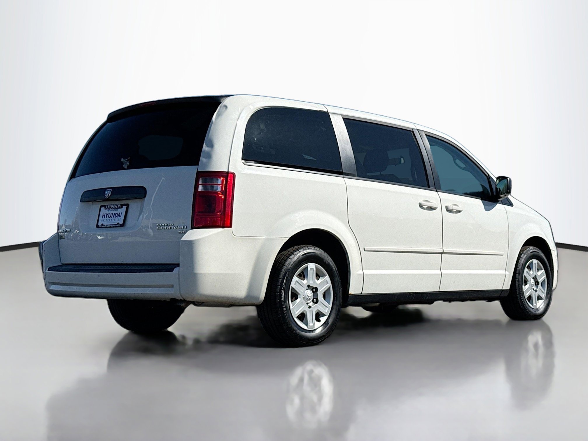 Used 2009 Dodge Grand Caravan SE w/ Climate Group image 2
