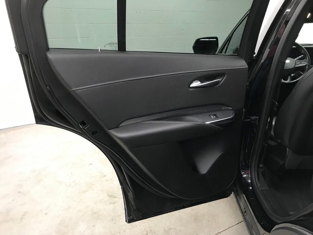 Used 2025 Cadillac XT4 Premium Luxury image 23