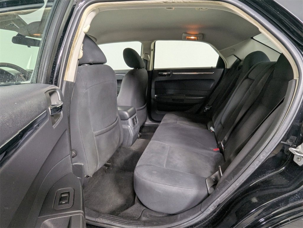 Used 2010 Chrysler 300 Touring image 20