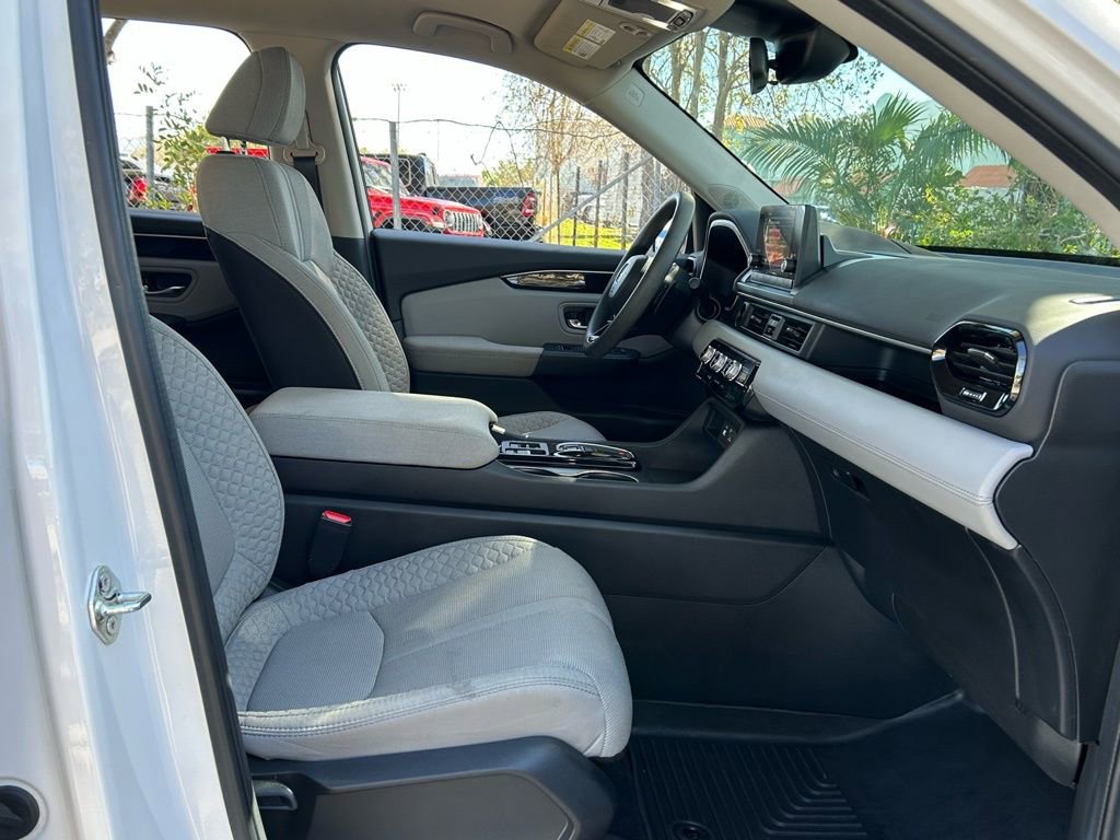 Used 2023 Honda Pilot LX image 33