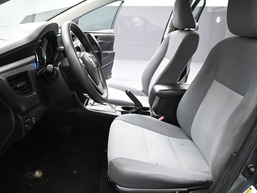 Used 2015 Toyota Corolla L image 9