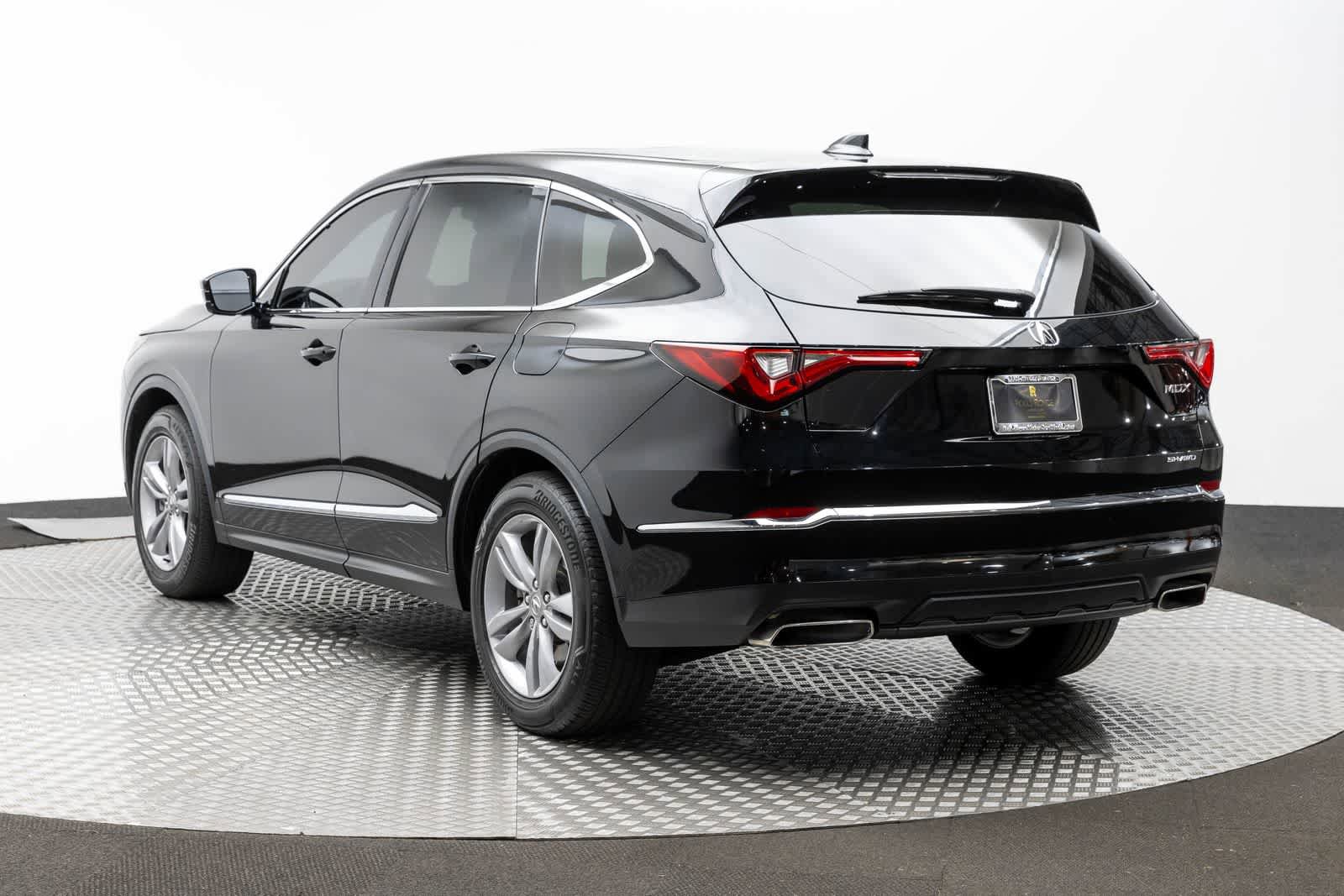 Used 2023 Acura MDX SH-AWD image 4