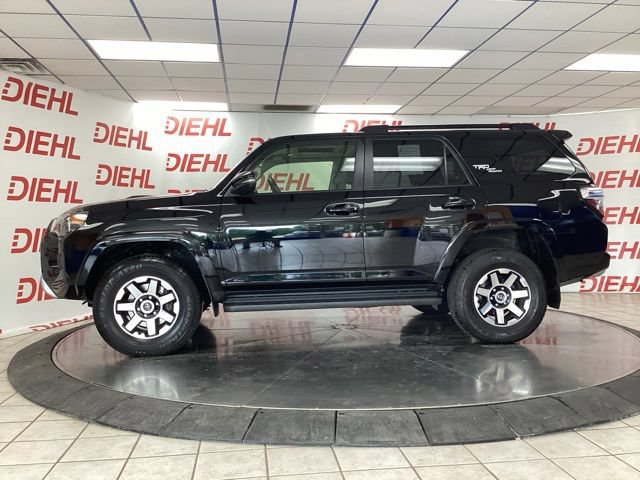 Used 2023 Toyota 4Runner TRD Off-Road Premium w/ Moonroof Package AWD/4WD image 4