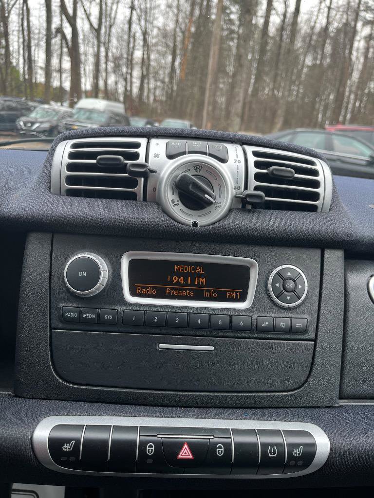 Used 2013 smart fortwo passion image 20
