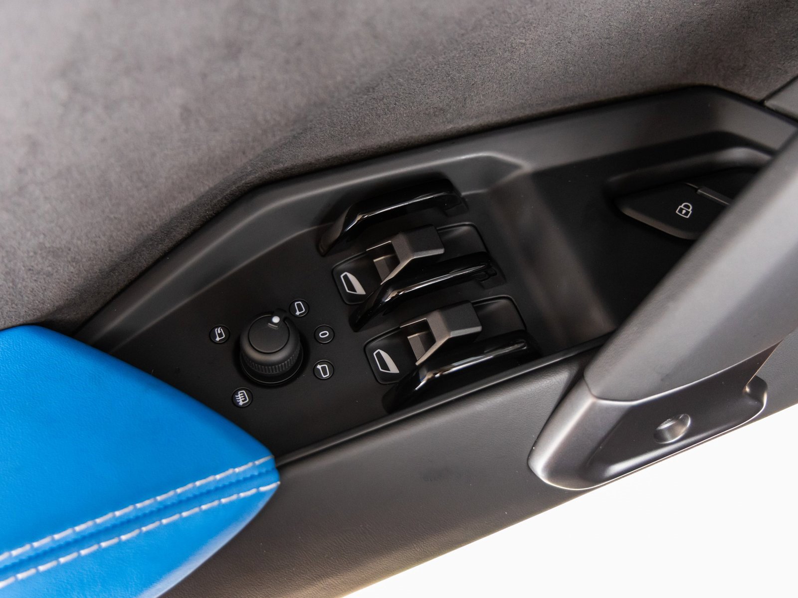 Used 2024 Lamborghini Revuelto image 24