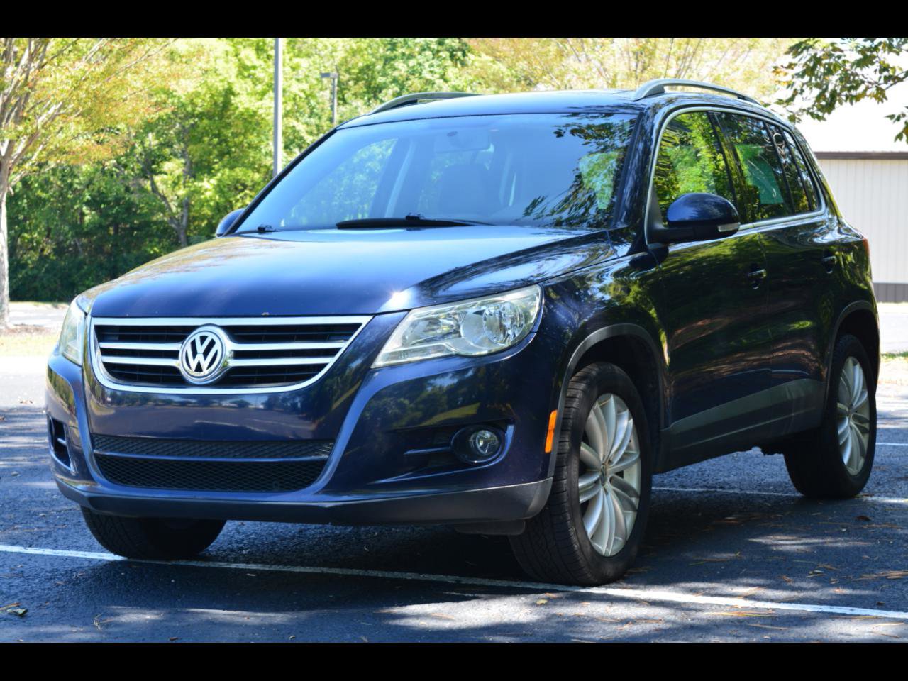 Used 2011 Volkswagen Tiguan S image 1