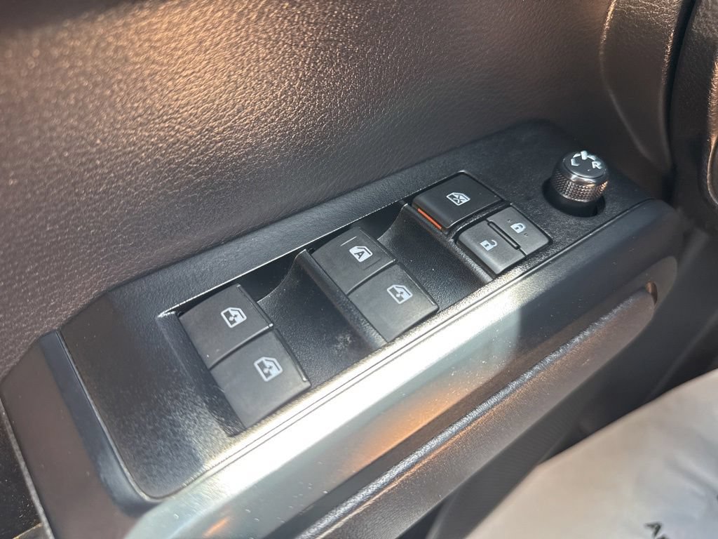 Used 2023 Toyota Tacoma SR AWD/4WD image 39