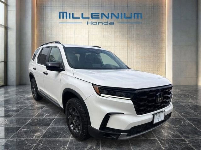 Used 2023 Honda Pilot TrailSport image 22