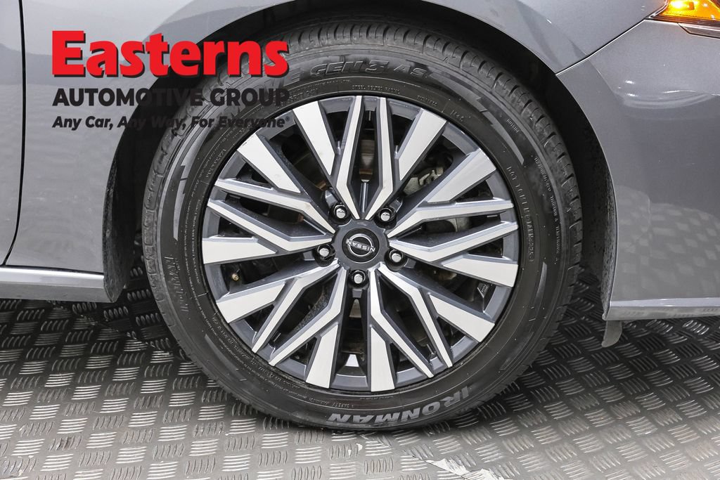 Used 2024 Nissan Altima 2.5 SV FWD image 31