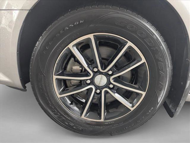 Used 2015 Dodge Grand Caravan SXT image 20