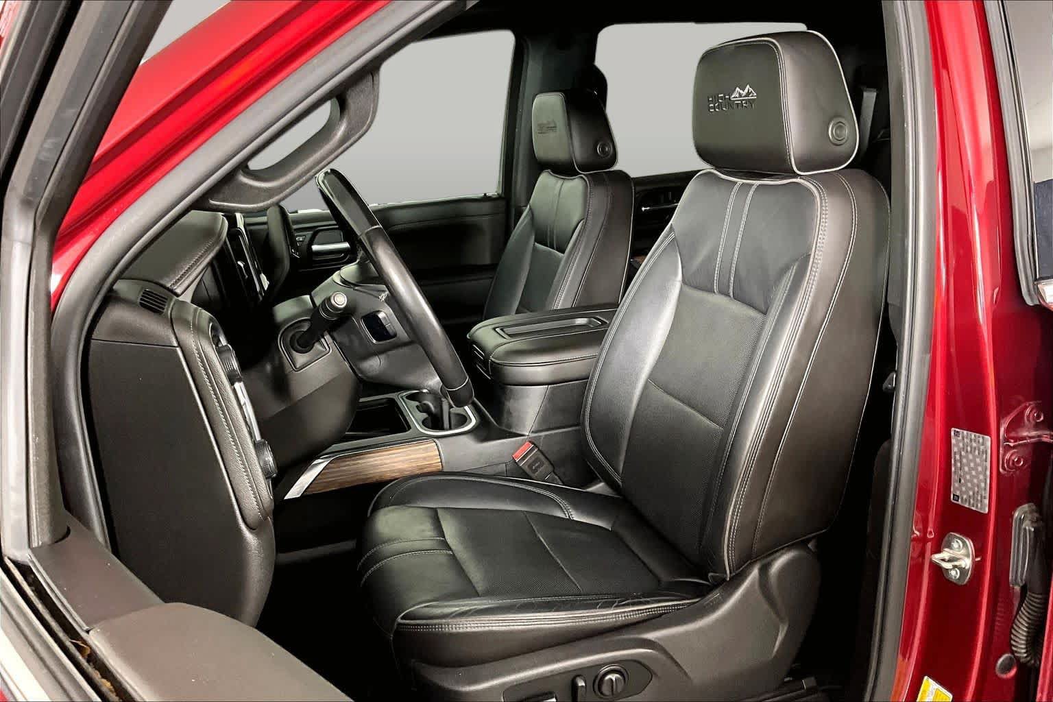Used 2019 Chevrolet Silverado 1500 High Country w/ Technology Package RWD image 8