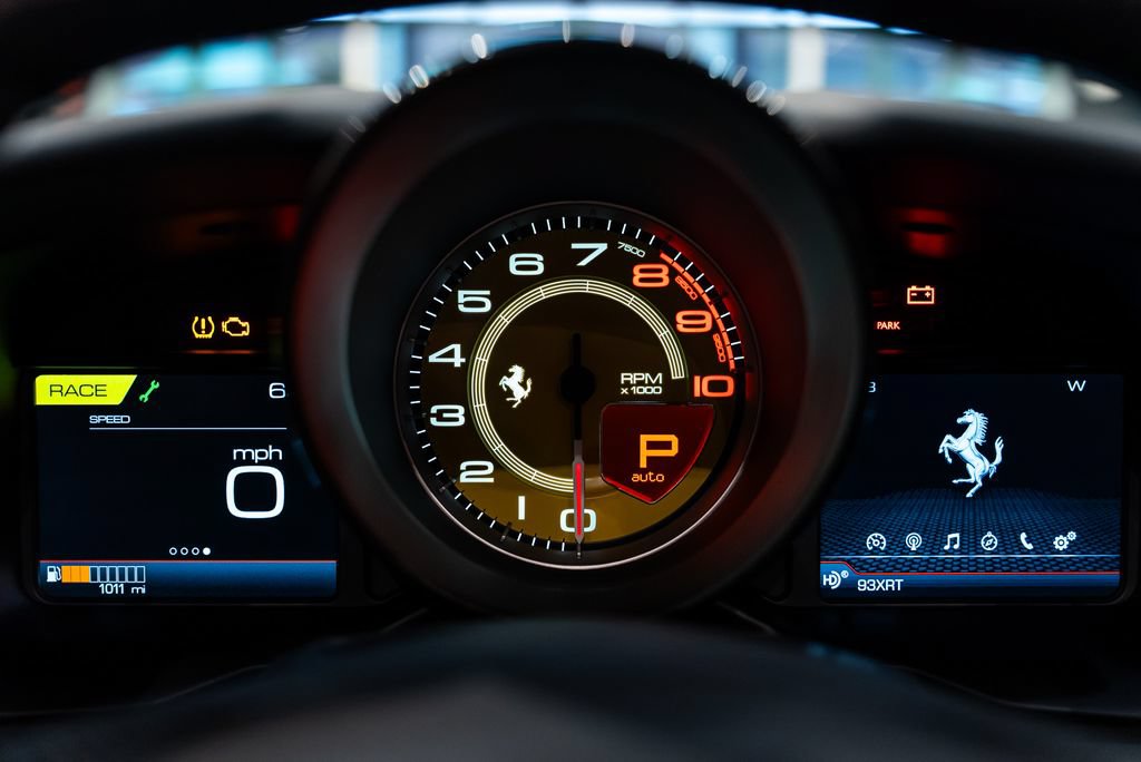 Certified 2021 Ferrari F8 Tributo RWD image 28
