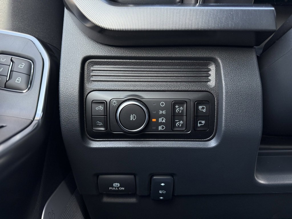 New 2026 Ford F250 Platinum image 13