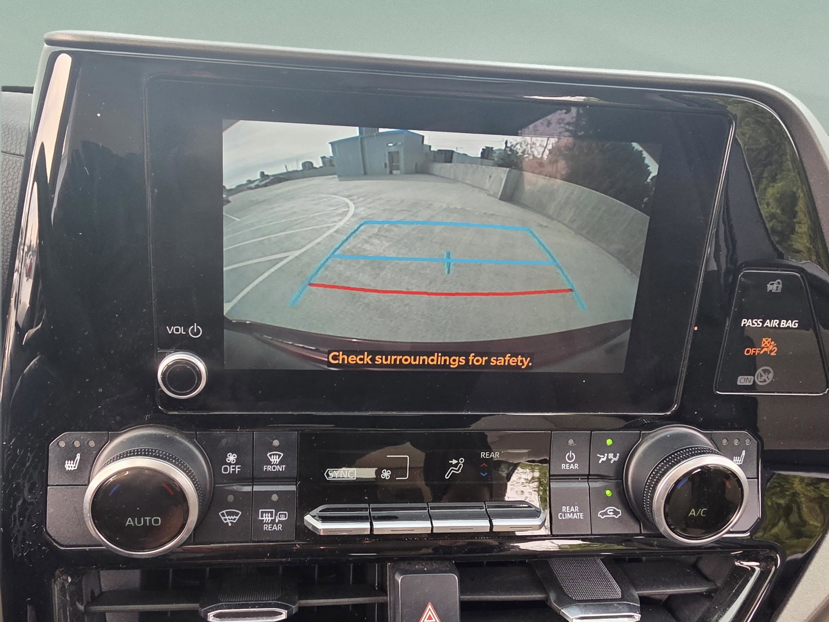 Used 2023 Toyota Highlander XLE image 14