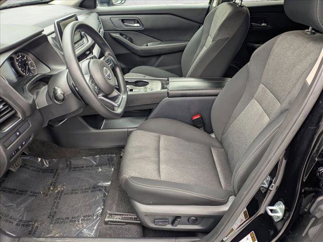 Used 2024 Nissan Rogue SV image 15