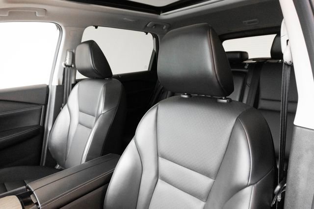 Used 2025 Nissan Rogue SV w/ SV Premium Package image 18