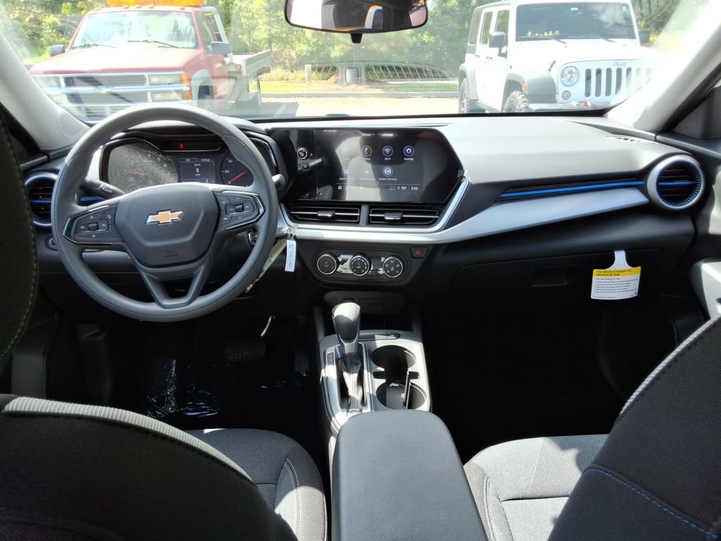 New 2026 Chevrolet Trax LS FWD image 18