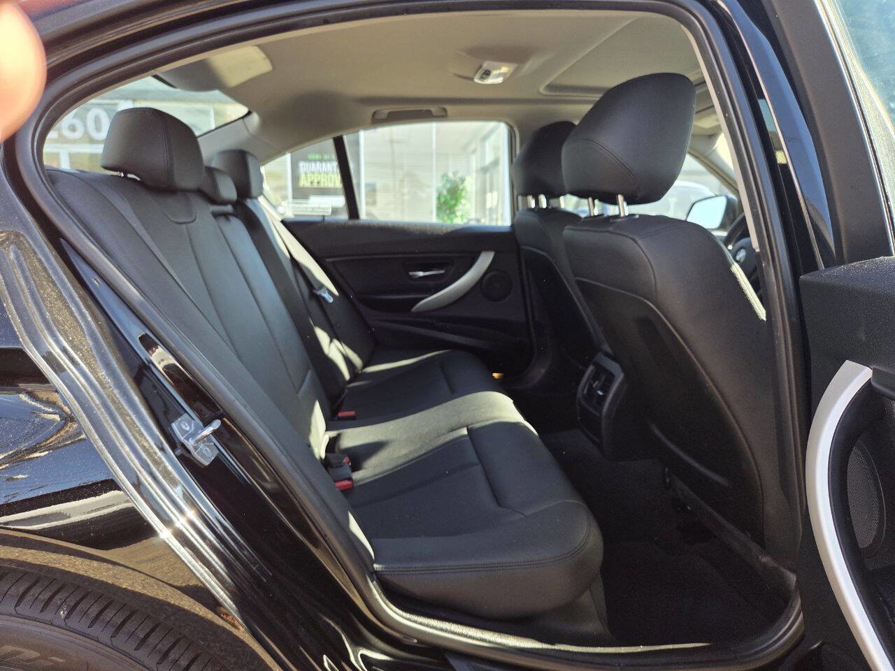 Used 2015 BMW 320i Sedan RWD image 17