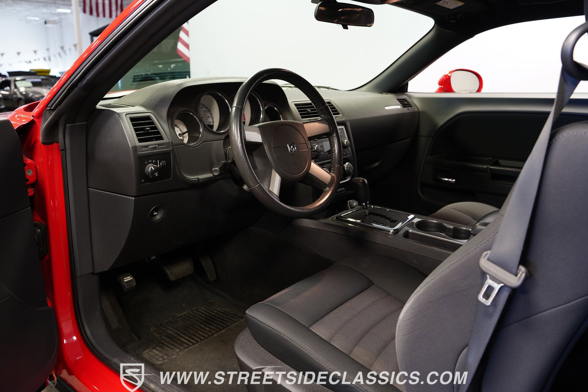 Used 2009 Dodge Challenger R/T image 4