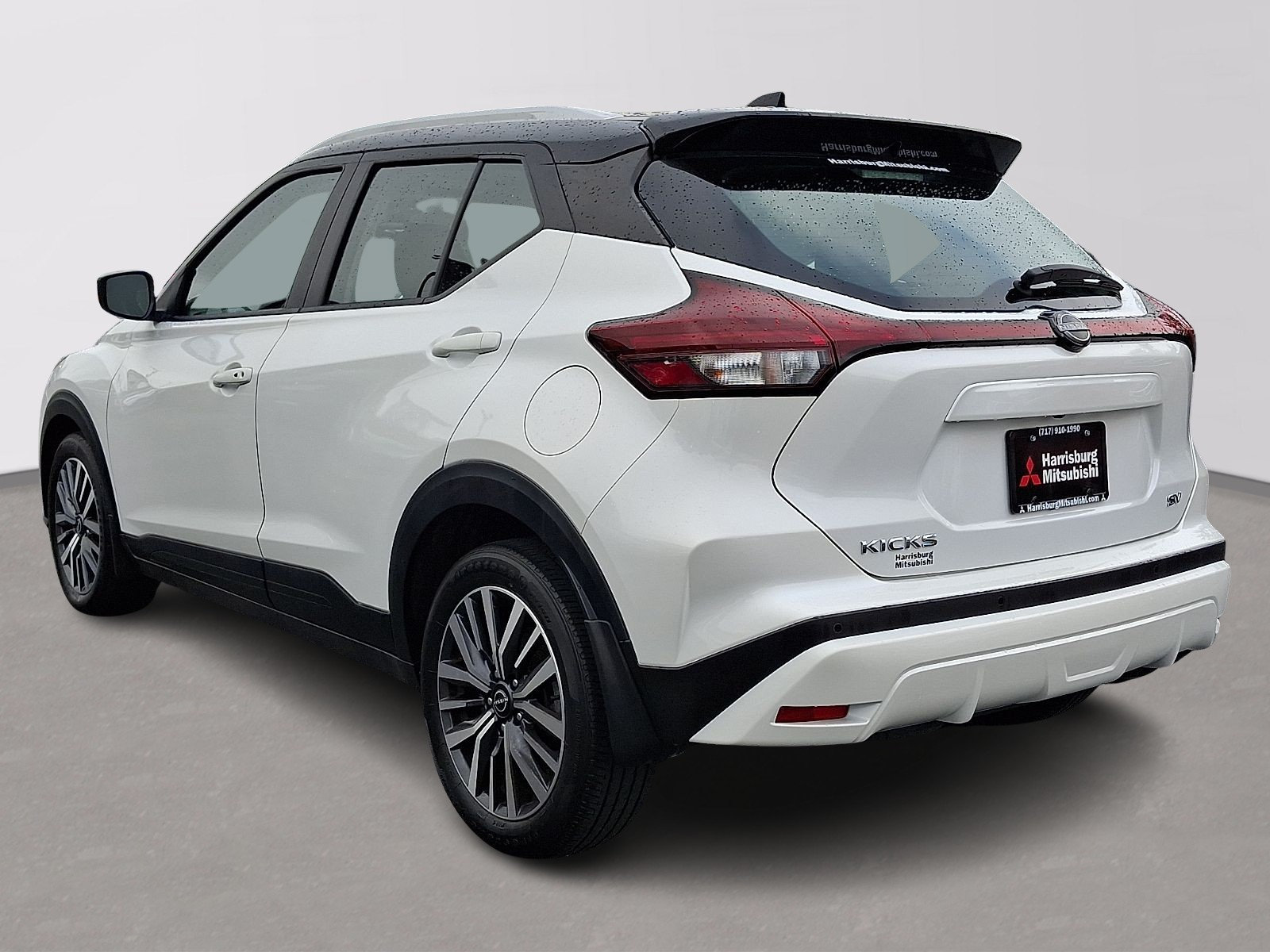 Used 2024 Nissan Kicks SV FWD image 4