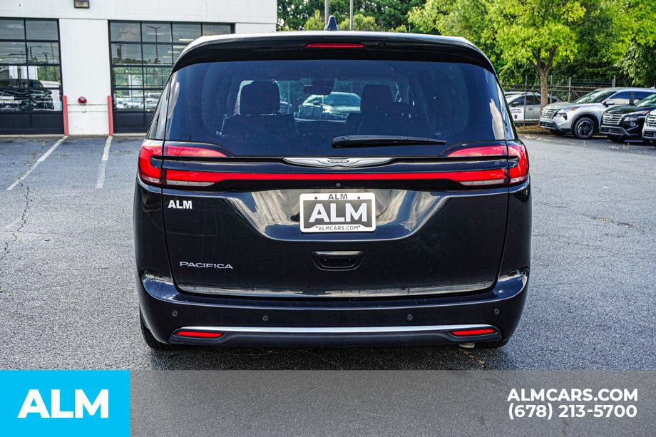 Used 2023 Chrysler Pacifica Touring-L FWD image 10
