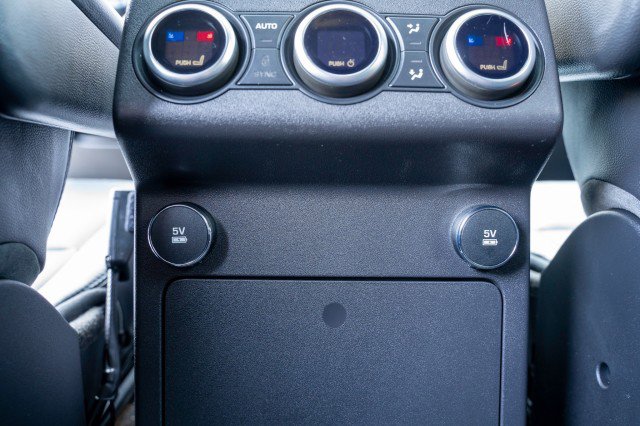 Used 2020 Land Rover Discovery HSE image 36