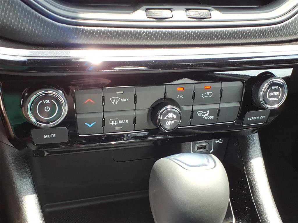 New 2026 Jeep Compass Latitude AWD/4WD image 32