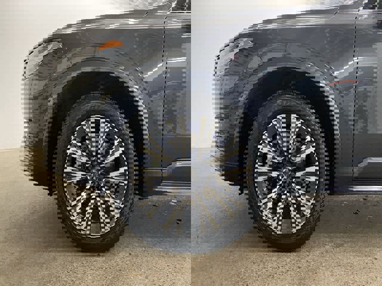 Used 2022 Volvo XC90 T5 Momentum image 12