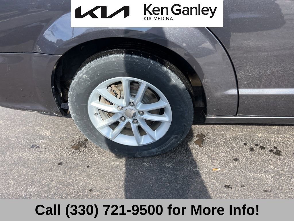 Used 2020 Dodge Grand Caravan SXT image 22