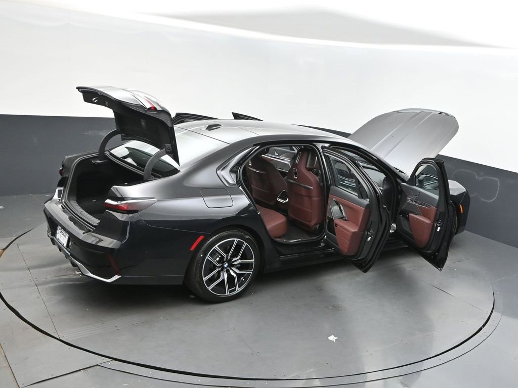 New 2026 BMW 740i xDrive w/ Executive Package image 32