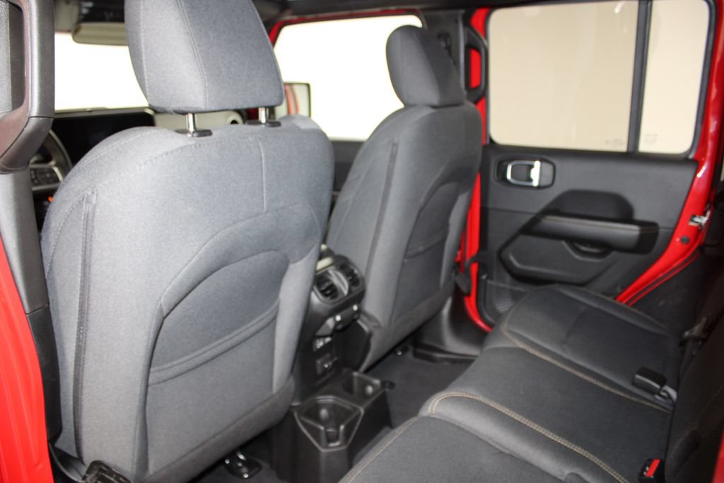 Used 2025 Jeep Wrangler Unlimited Sahara AWD/4WD image 26