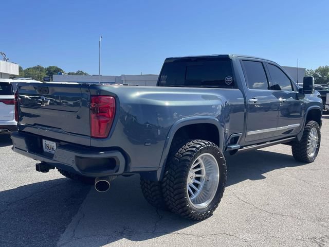 Used 2025 Chevrolet Silverado 3500 High Country w/ Technology Package AWD/4WD image 3