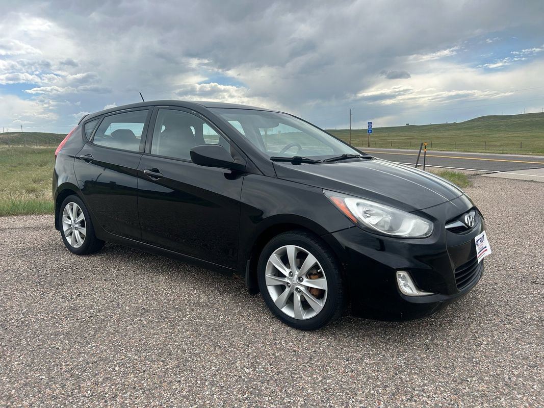 Used 2012 Hyundai Accent SE FWD image 7