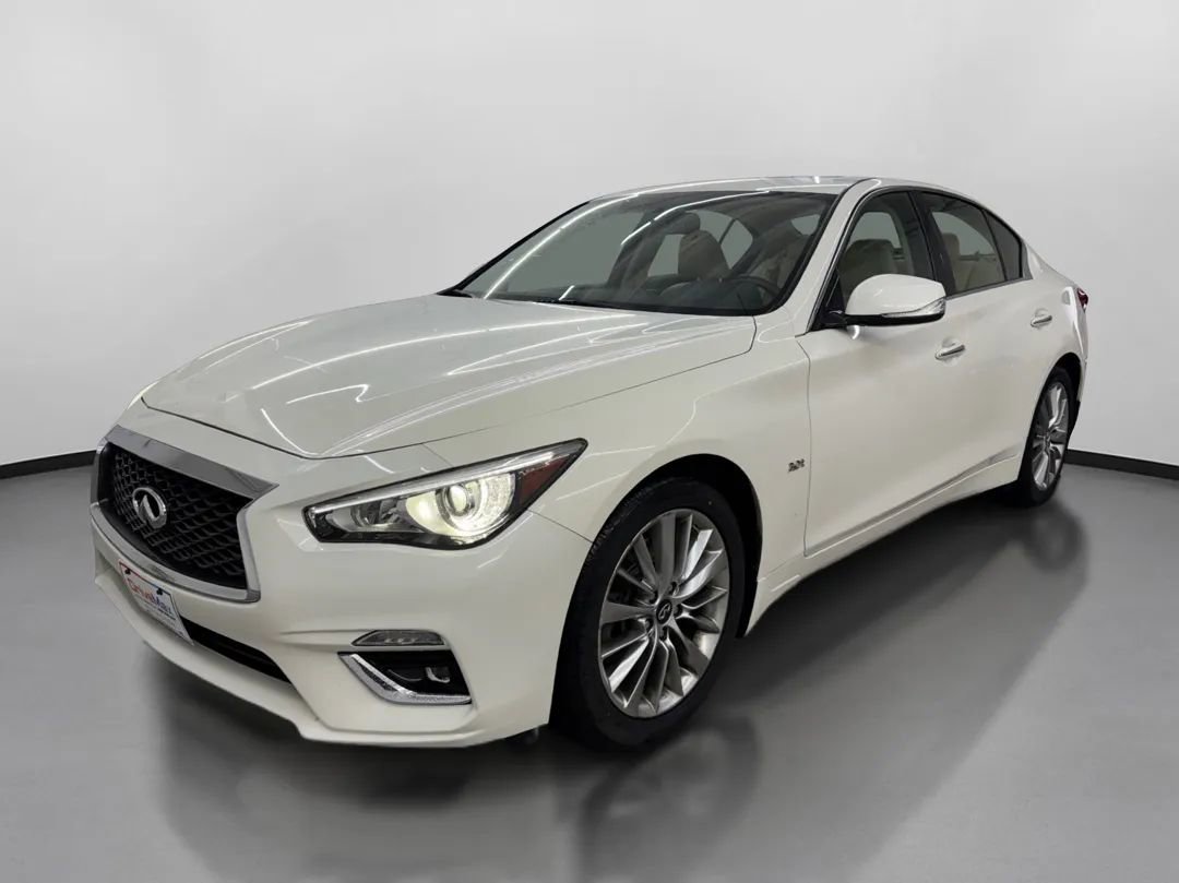 Used 2018 INFINITI Q50 Luxe w/ Essential Package (3.0T Luxe) AWD/4WD image 4