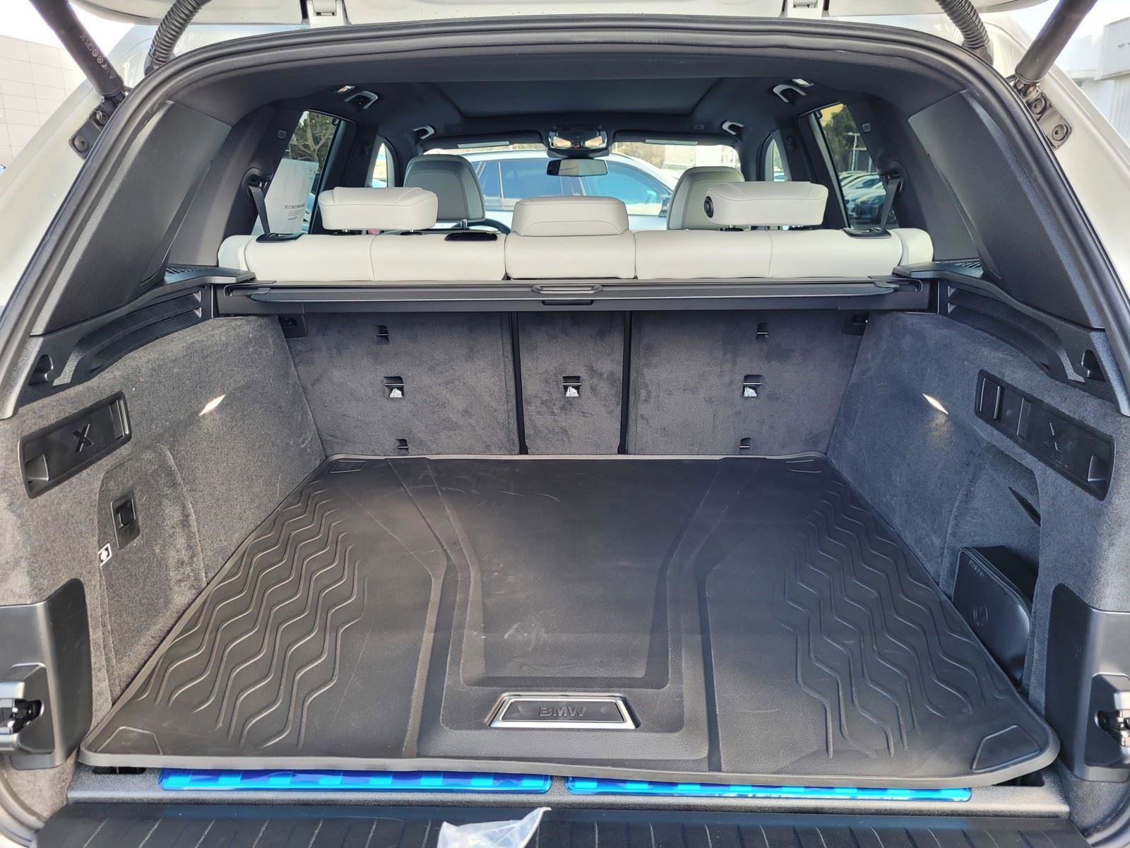 New 2026 BMW X5 xDrive50e w/ Premium Package AWD/4WD image 19