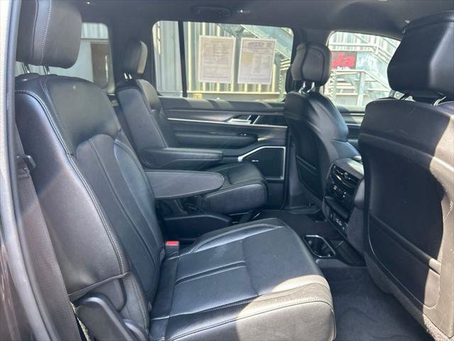 Certified 2024 Jeep Wagoneer Series II AWD/4WD image 38