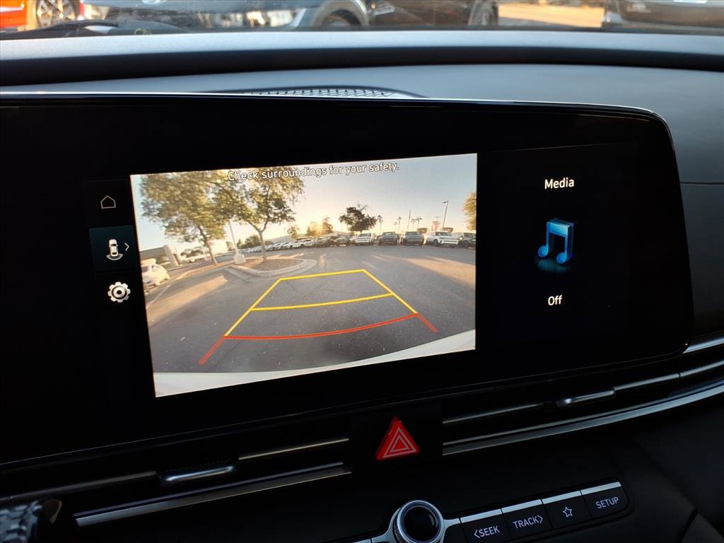 Certified 2024 Hyundai Elantra SEL image 21