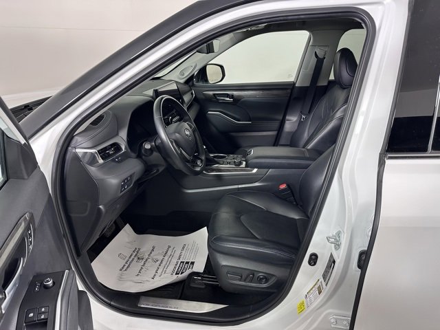 Used 2023 Toyota Highlander Platinum image 22