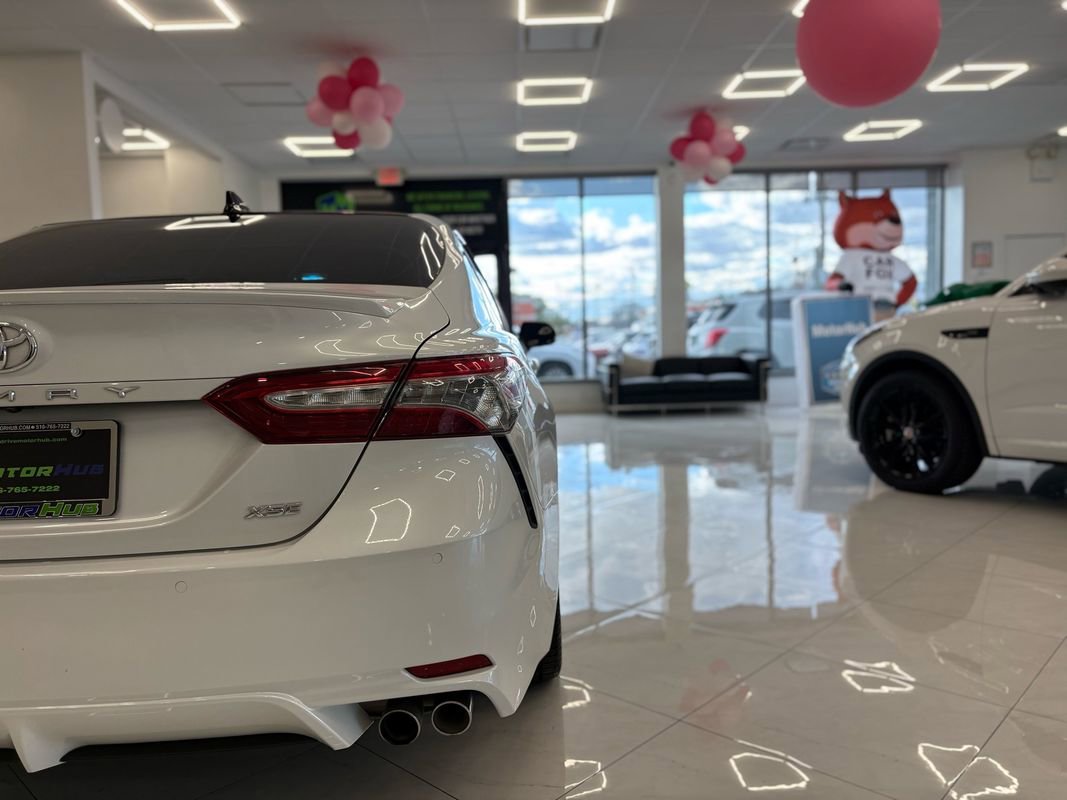 Used 2019 Toyota Camry XSE image 14