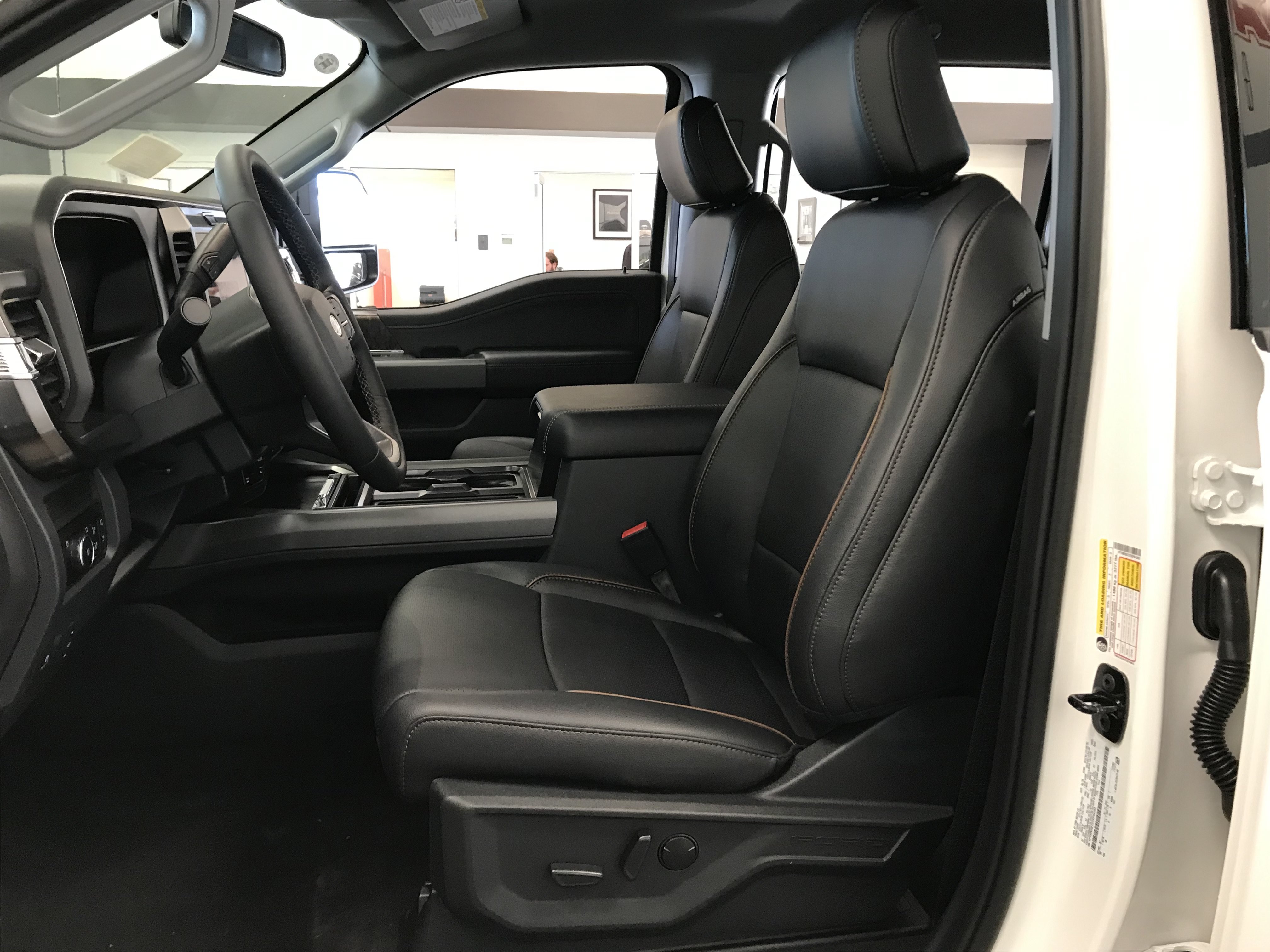 New 2026 Ford F250 Lariat w/ Black Appearance Package AWD/4WD image 16