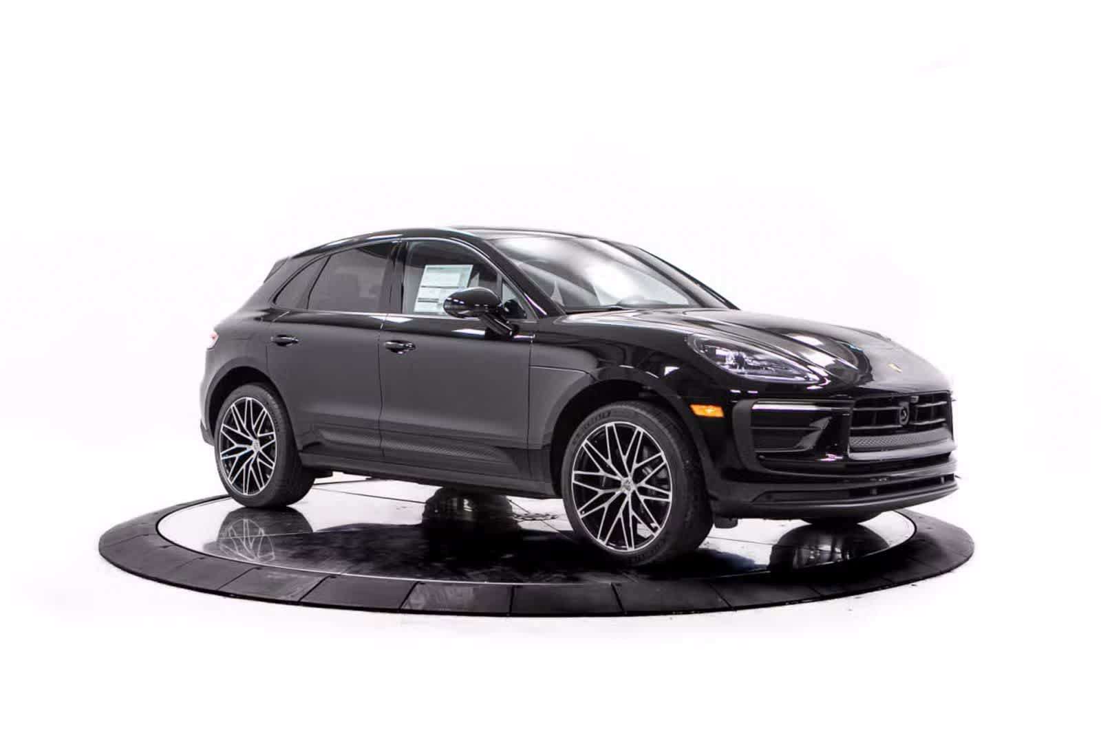 Used 2026 Porsche Macan AWD/4WD image 9
