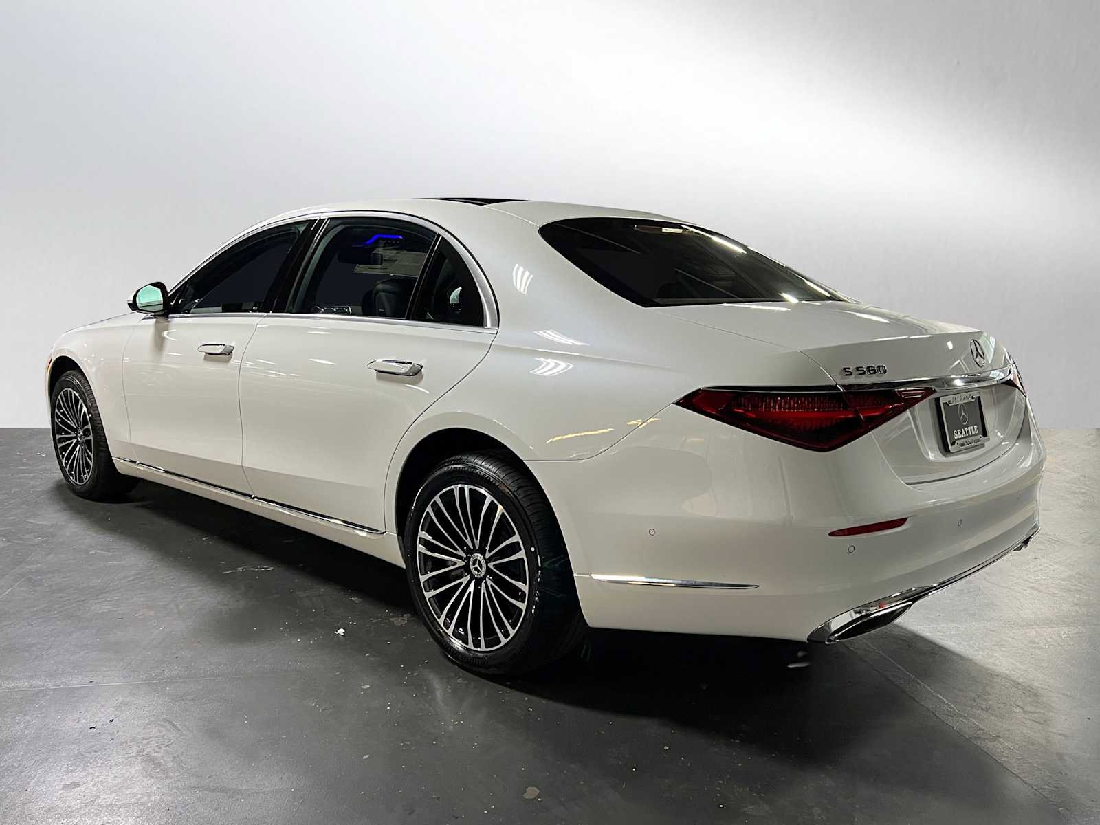 New 2025 Mercedes-Benz S 580 4MATIC Sedan image 50