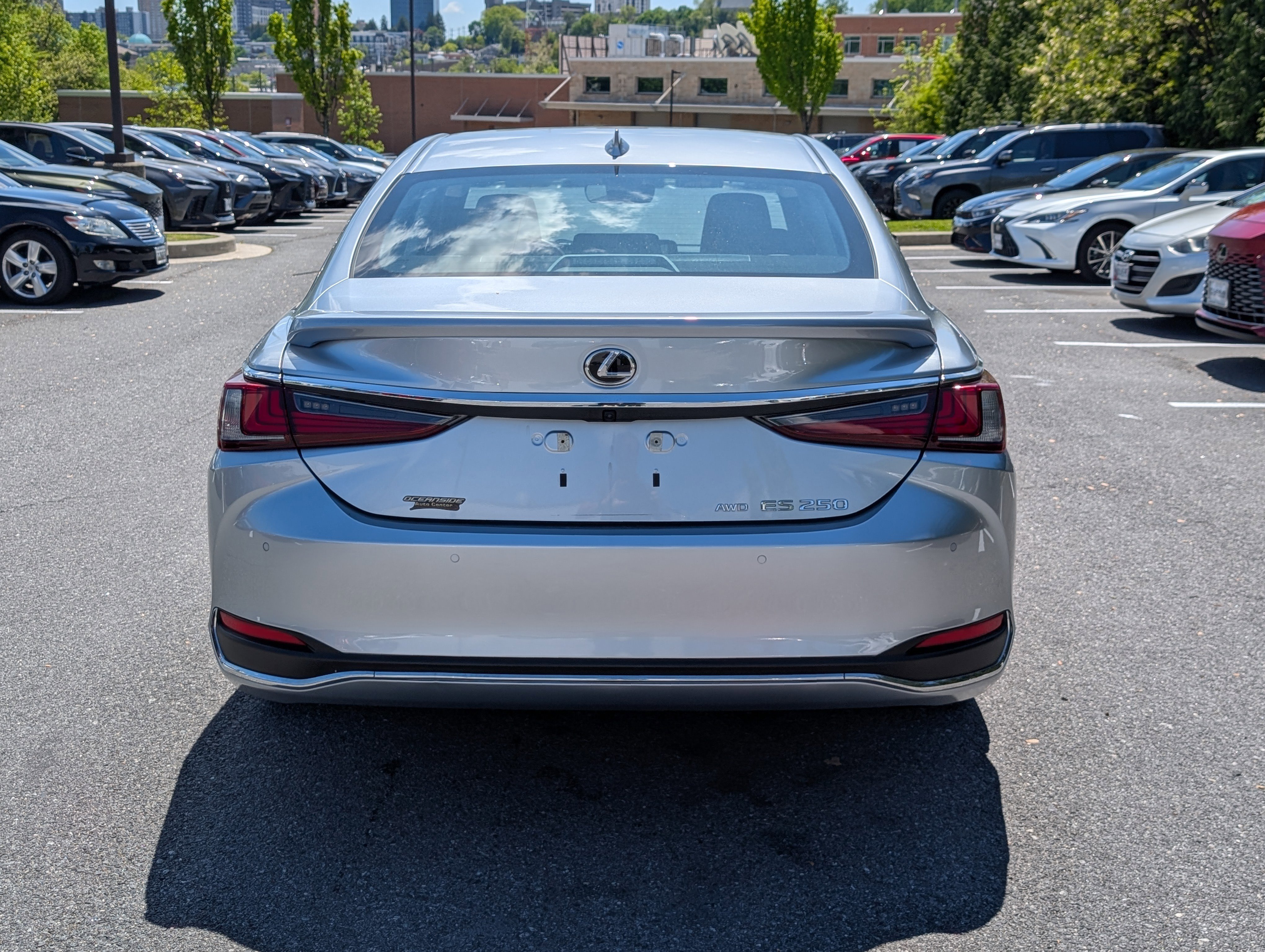 Used 2023 Lexus ES 250 w/ Premium Package AWD/4WD image 4
