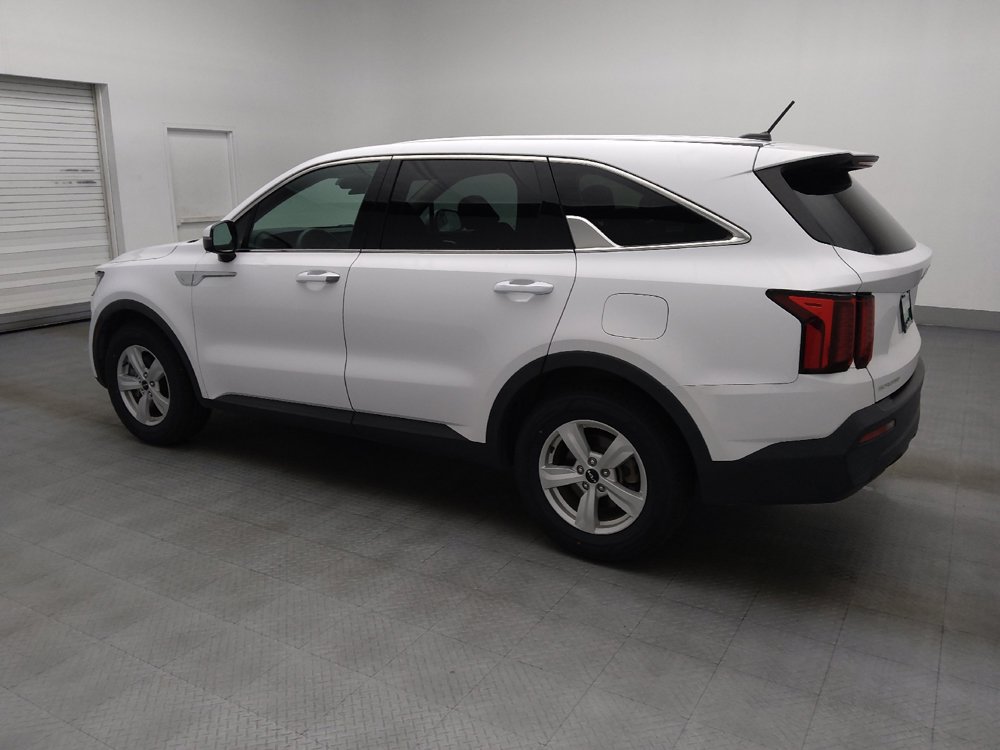 Used 2023 Kia Sorento LX FWD image 3