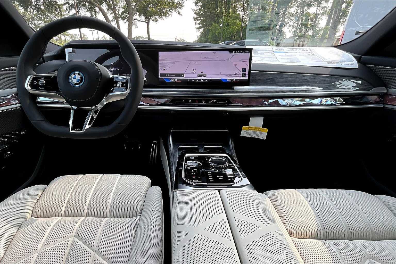 New 2025 BMW i7 eDrive50 w/ M Sport Package image 5