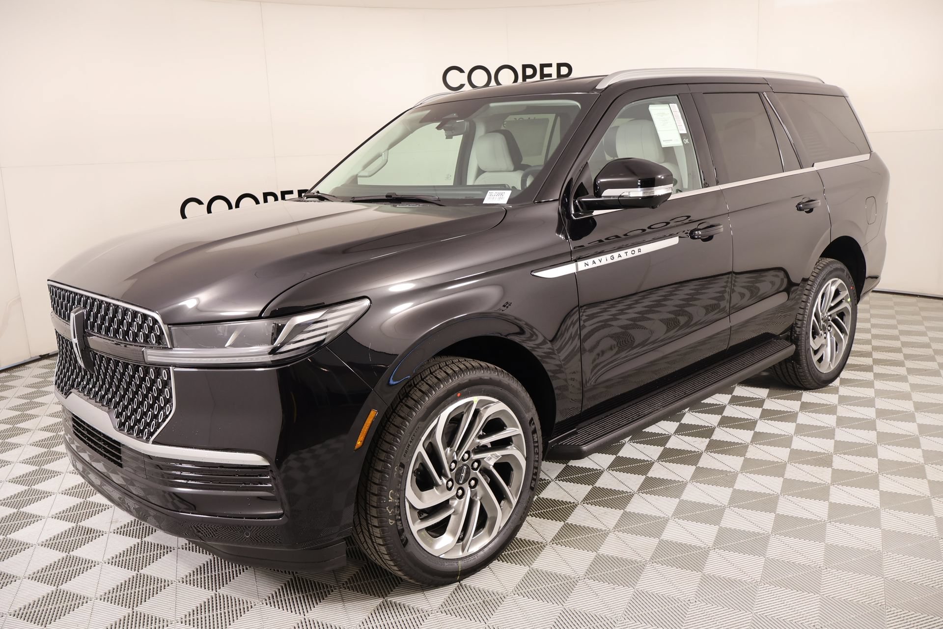 New 2026 Lincoln Navigator Premiere AWD/4WD image 10