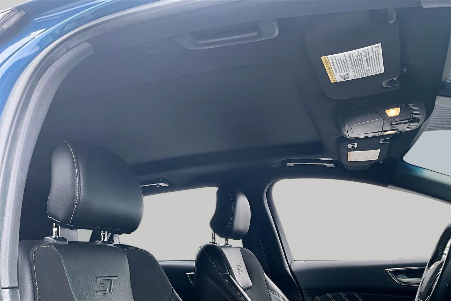 Used 2019 Ford Edge ST w/ Equipment Group 401A AWD/4WD image 14
