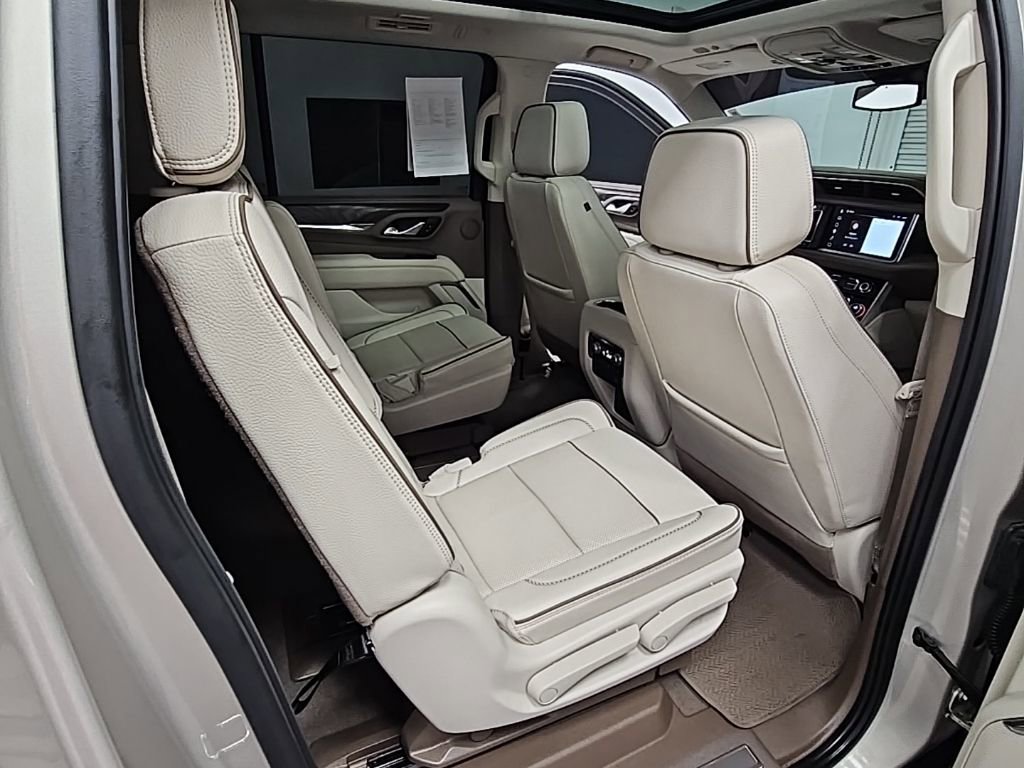 Used 2023 GMC Yukon XL Denali image 42