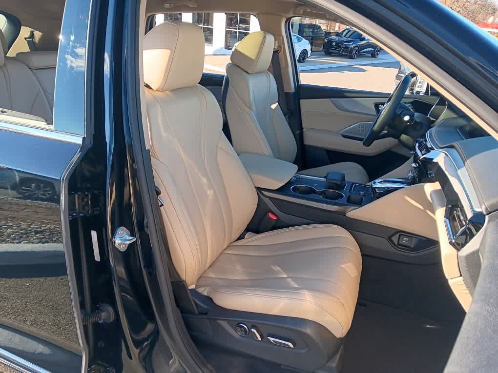 Used 2023 Acura MDX w/ Technology Package AWD/4WD image 11